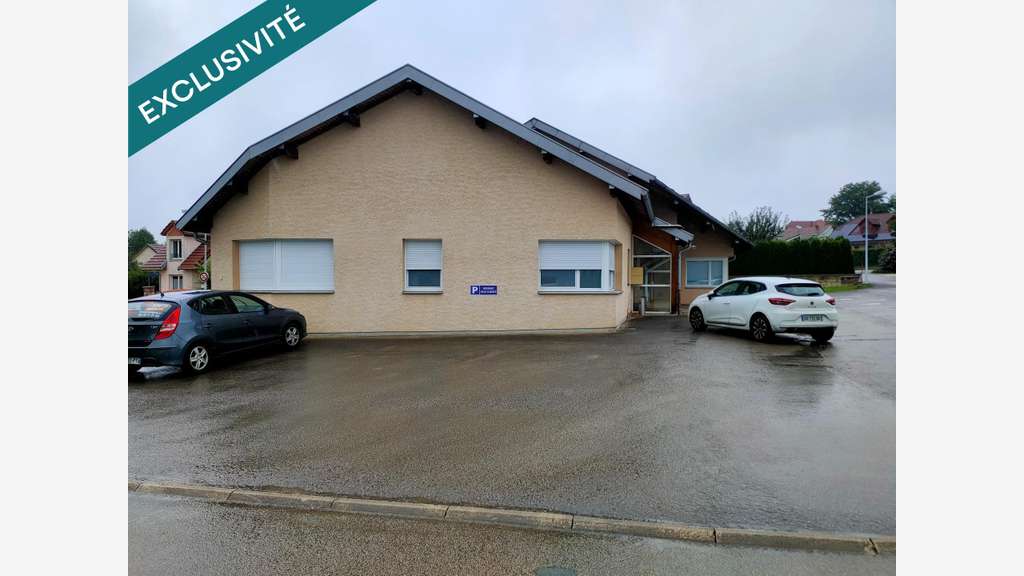Local commercial à vendre à Levier centre