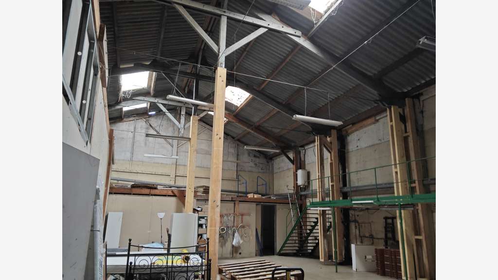 Local d’exception 737m² empl stratégique Libourne