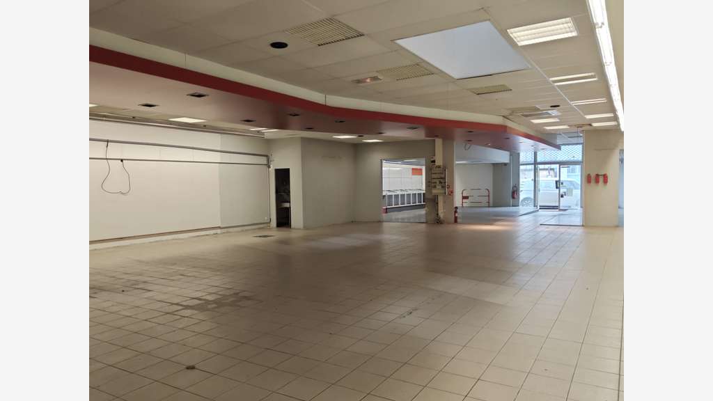 Local d’exception 737m² empl stratégique Libourne