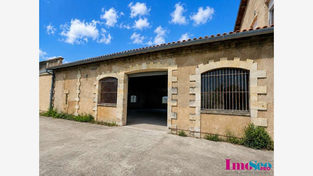 Immeuble commercial de 910m² à vendre à Libourne