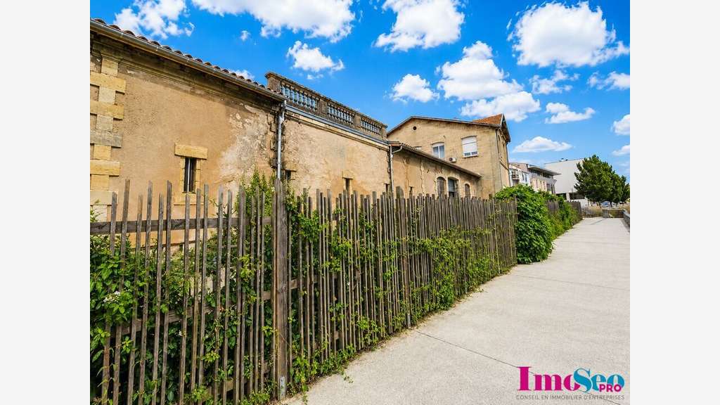 Immeuble commercial de 910m² à vendre à Libourne