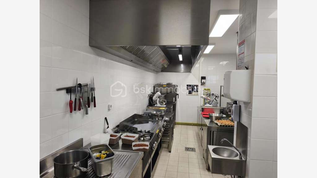 LOCAL COMMERCIAL RESTAURATION/BRASSERIE