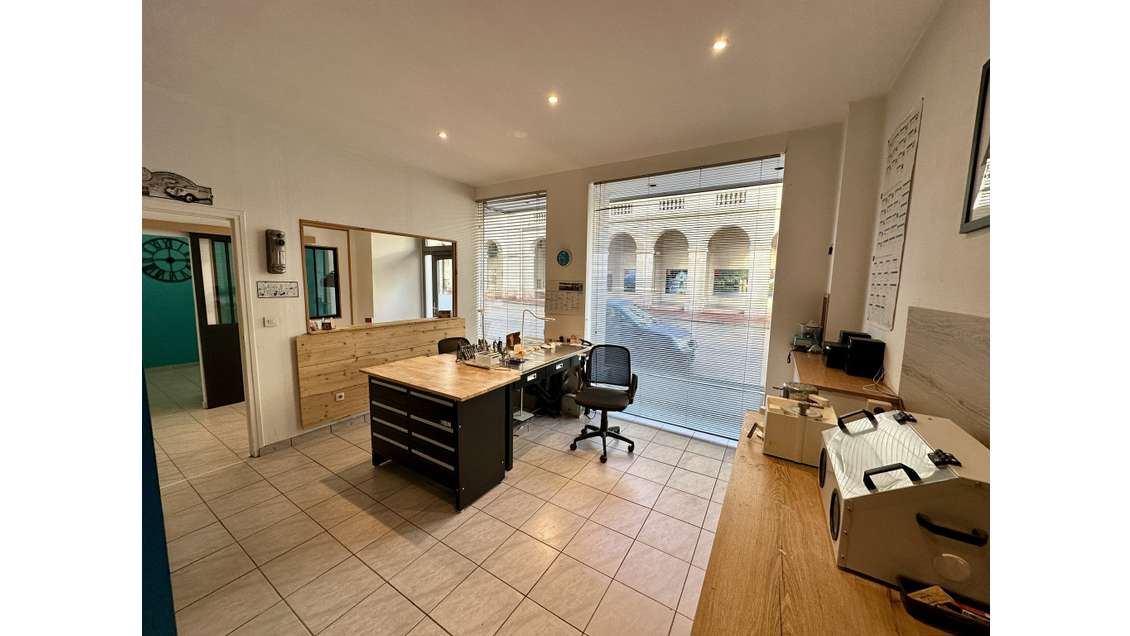 Vente local professionnel 57m² à Limoges Mairie