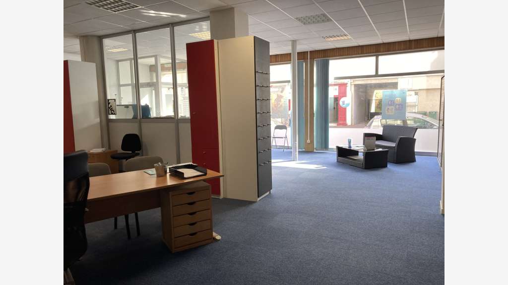 Vente local commercial de 130m² à Limoges