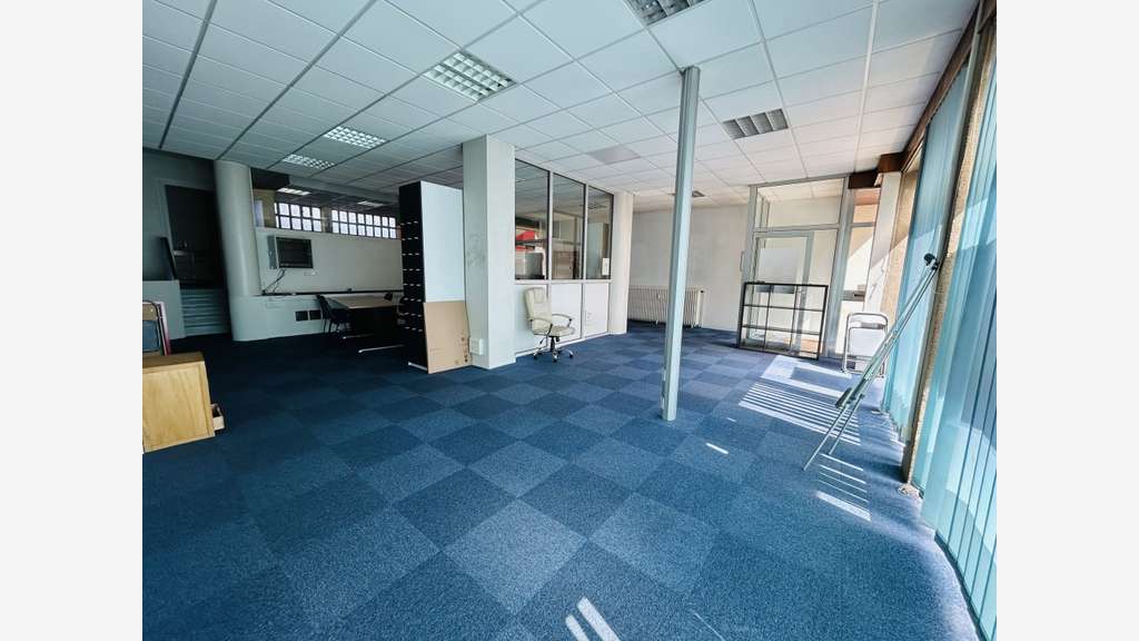 Vente local commercial de 130m² à Limoges
