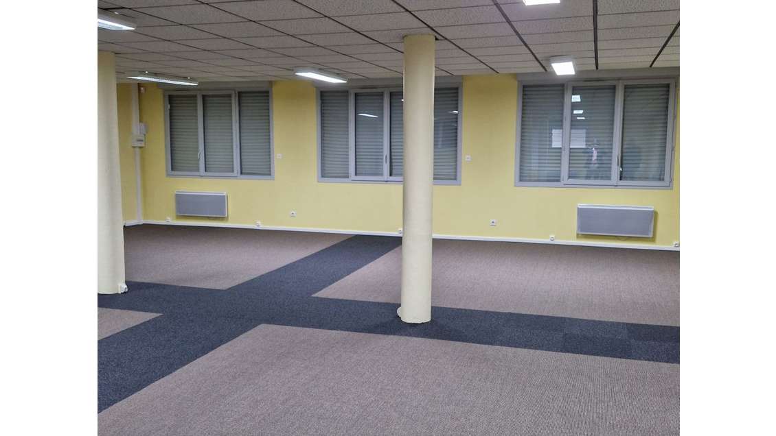 Spacieuse surface commerciale 420m² à Limoges