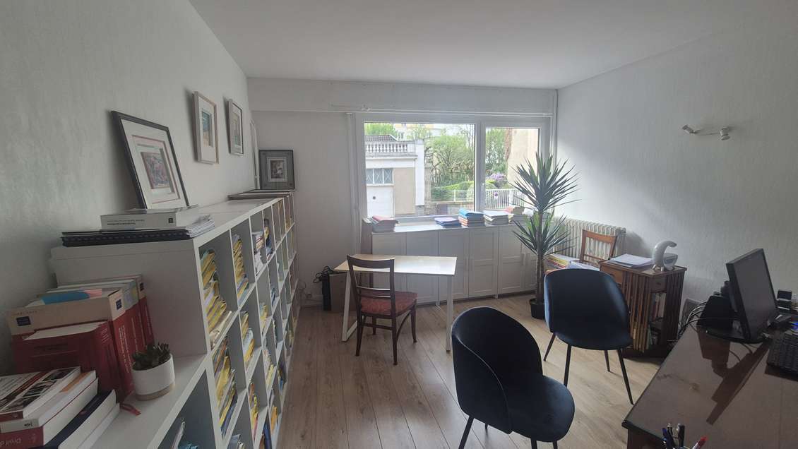 A louer LIMOGES bureaux avec garage centre ville