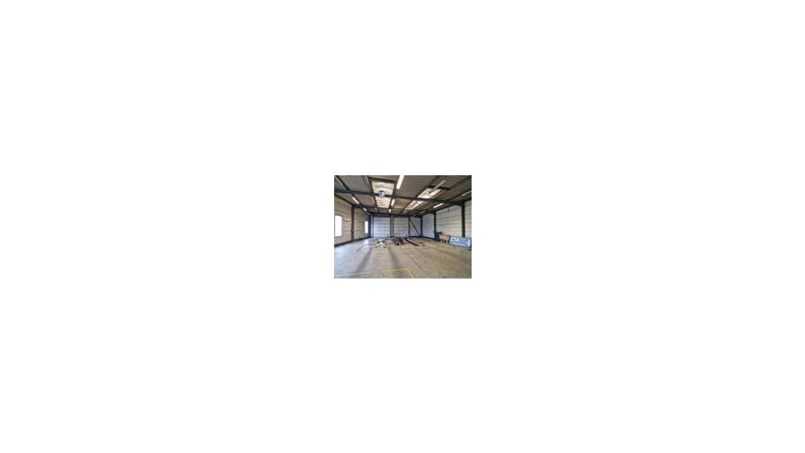 AV immeuble de 1260m² proche A20 Limoges