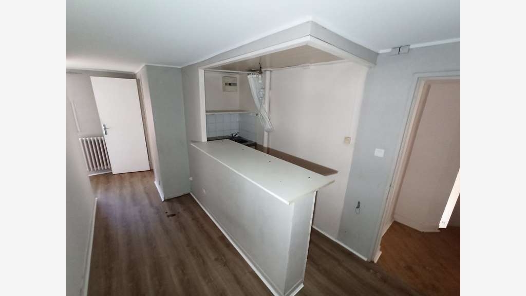 VENTE LOCAL COMMERCIAL 115m² - AXE ENTRANT