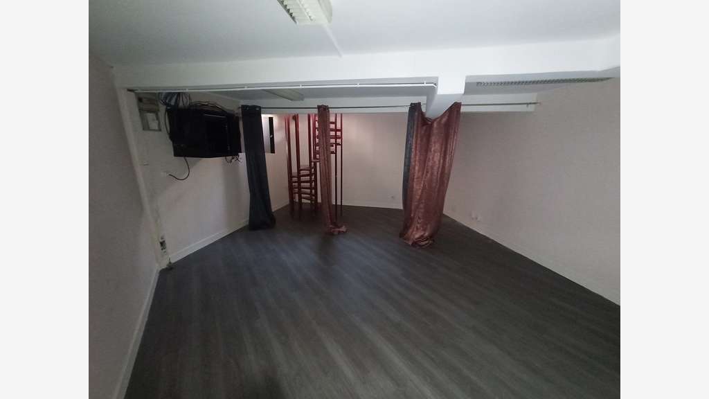 VENTE LOCAL COMMERCIAL 115m² - AXE ENTRANT