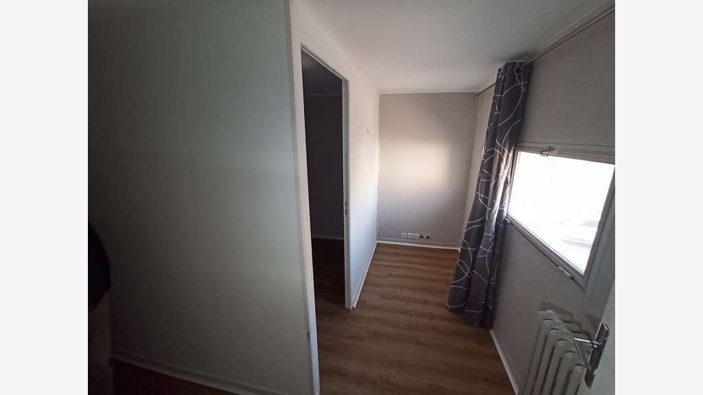 VENTE LOCAL COMMERCIAL 115m² - AXE ENTRANT