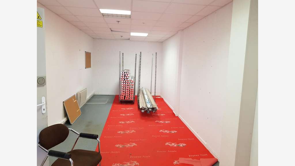 A vendre local 115m² centre commercial de Limoges