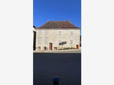 Immeuble plein centre ville - Livernon
