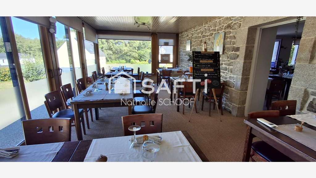 Ensemble immobilier avec restaurant et logement