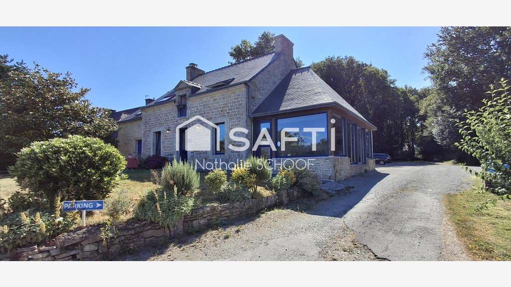 Ensemble immobilier avec restaurant et logement