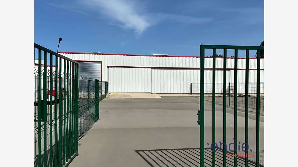 Local Commercial en Zone Dynamique à Lons !<BR><B