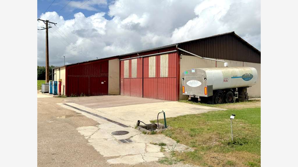 Vente bâtiment de 230m² à Lons le Saunier
