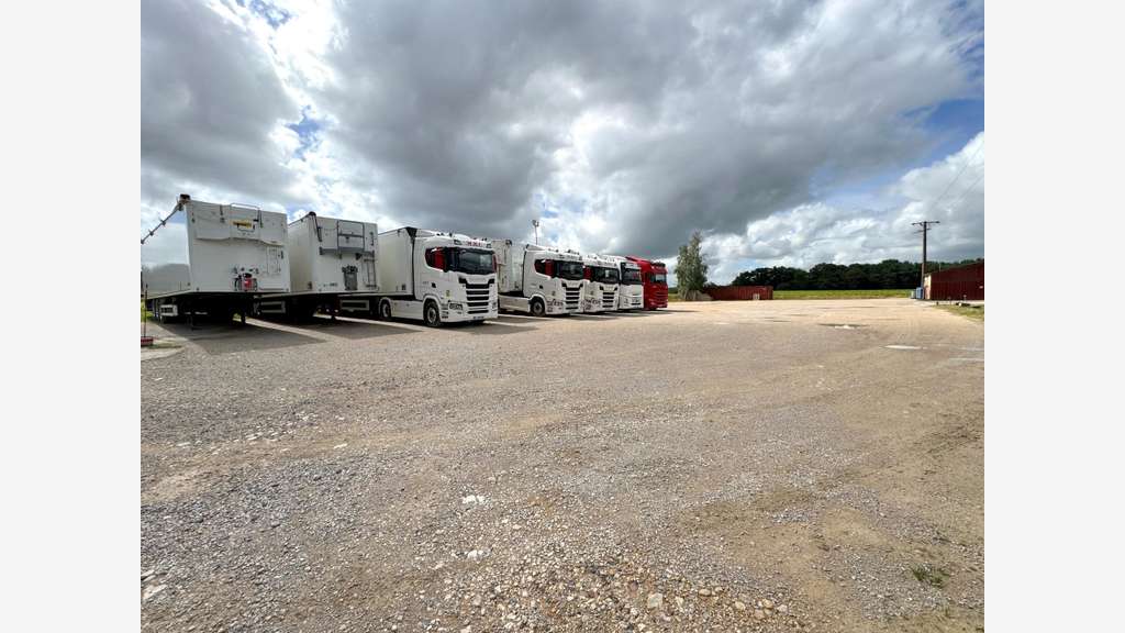 Vente bâtiment de 230m² à Lons le Saunier
