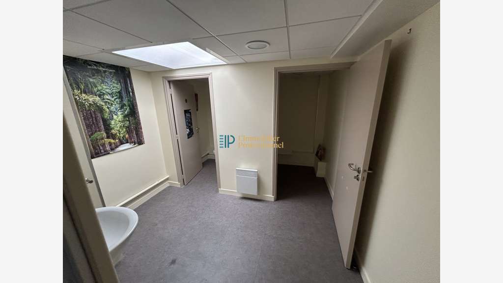 Vente local commercial 168m² à Lorient Keryado