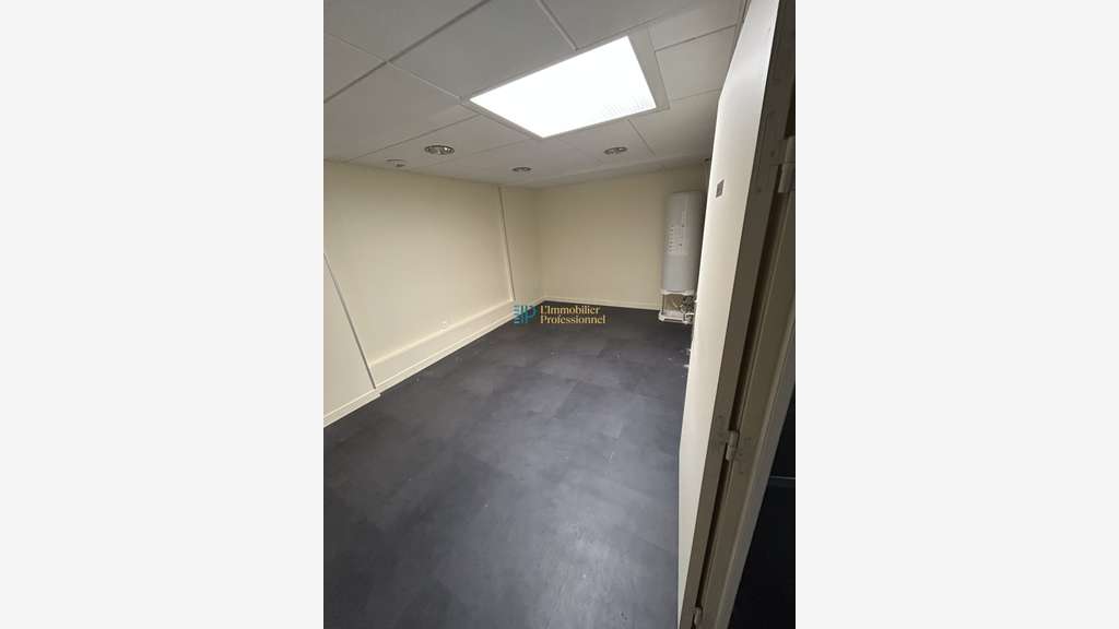 Vente local commercial 168m² à Lorient Keryado