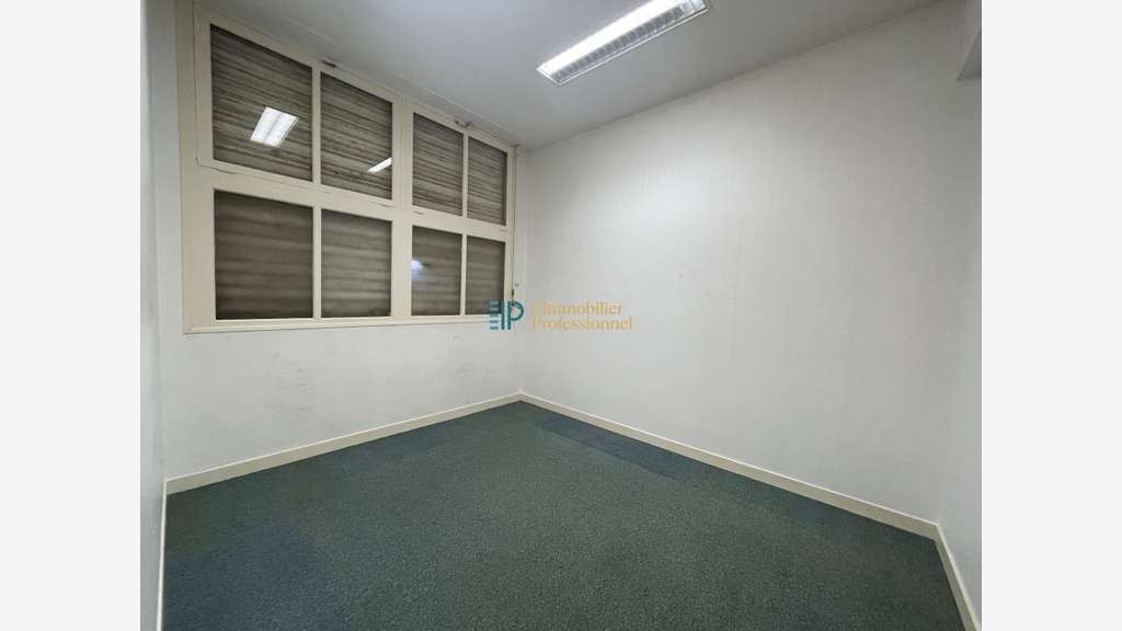À vendre local commercial 102m² à Lorient centre