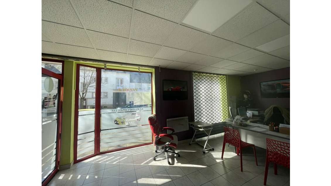 Vente local commercial 77m² avec vitrine à Lorient