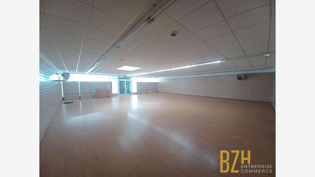 A vendre local commercial 265m² à Ploemeur centre