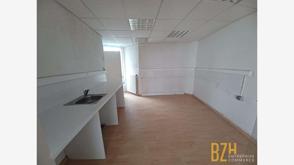 A vendre local commercial 80m² à Lorient centre 
