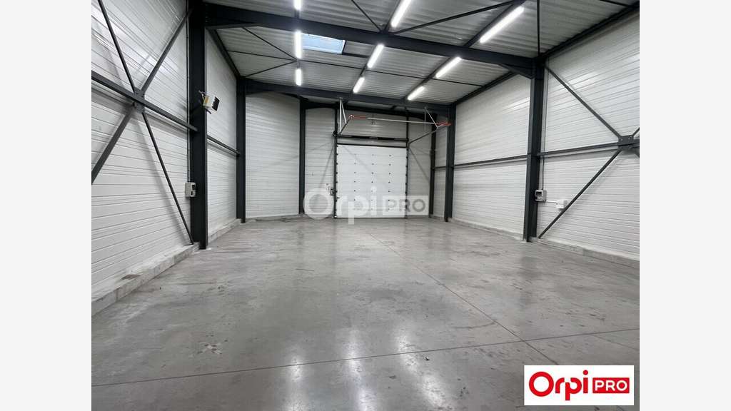 AV bâtiment de 450m² en za à Loriol-sur-Drôme