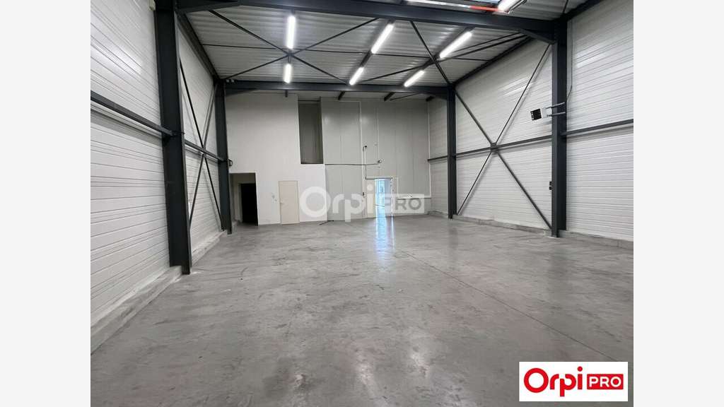AV bâtiment de 450m² en za à Loriol-sur-Drôme