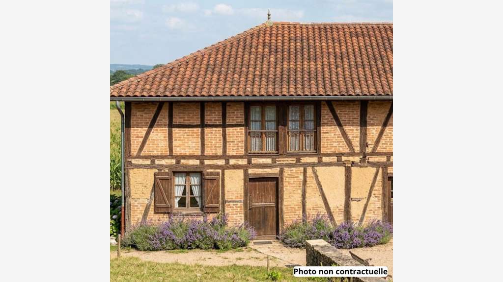 Vente propriété ferme auberge 707m² à Louhans
