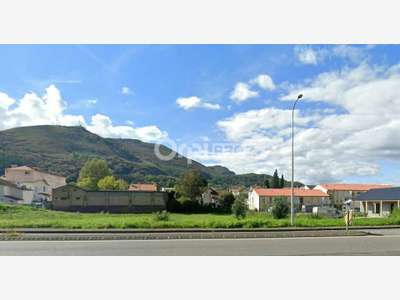 À Vendre local  430m² neuf empl N°1 à Lourdes