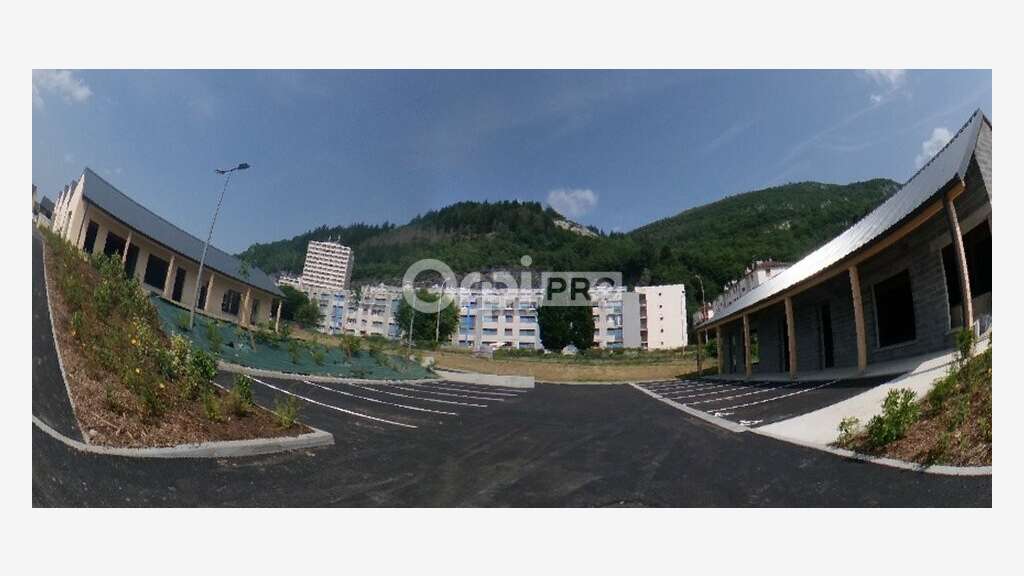 À Vendre locaux commerciaux bruts à Lourdes