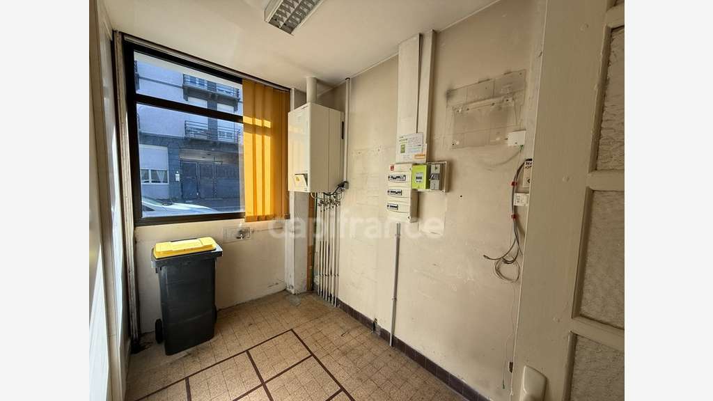 Local commercial ou pro de 82m² à vendre à Lourdes