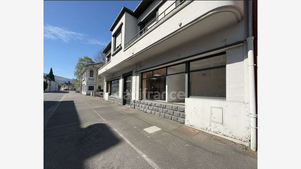 Local commercial ou pro de 82m² à vendre à Lourdes