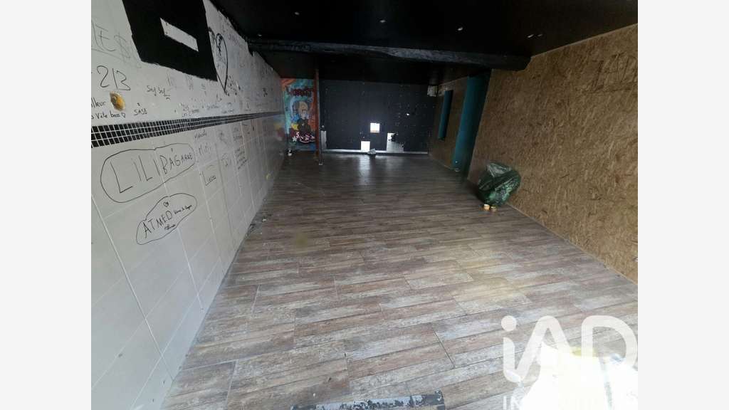 Vente local commercial 70m² à Louvres