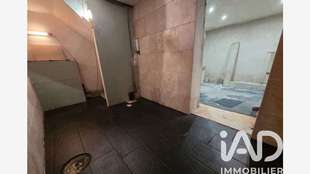 Vente local commercial 70m² à Louvres