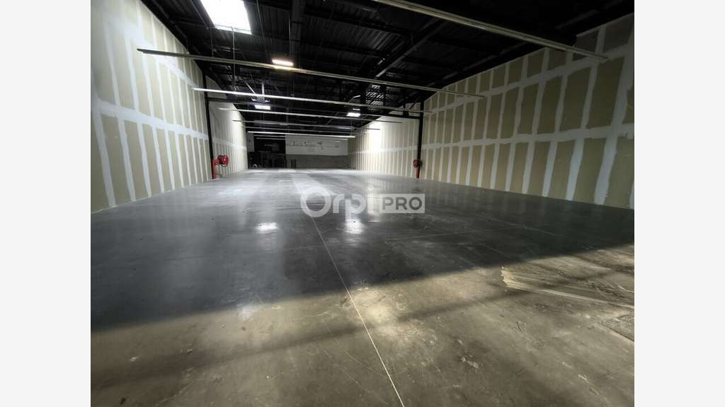 Vente cellules commerciales 4200m² Lubersac