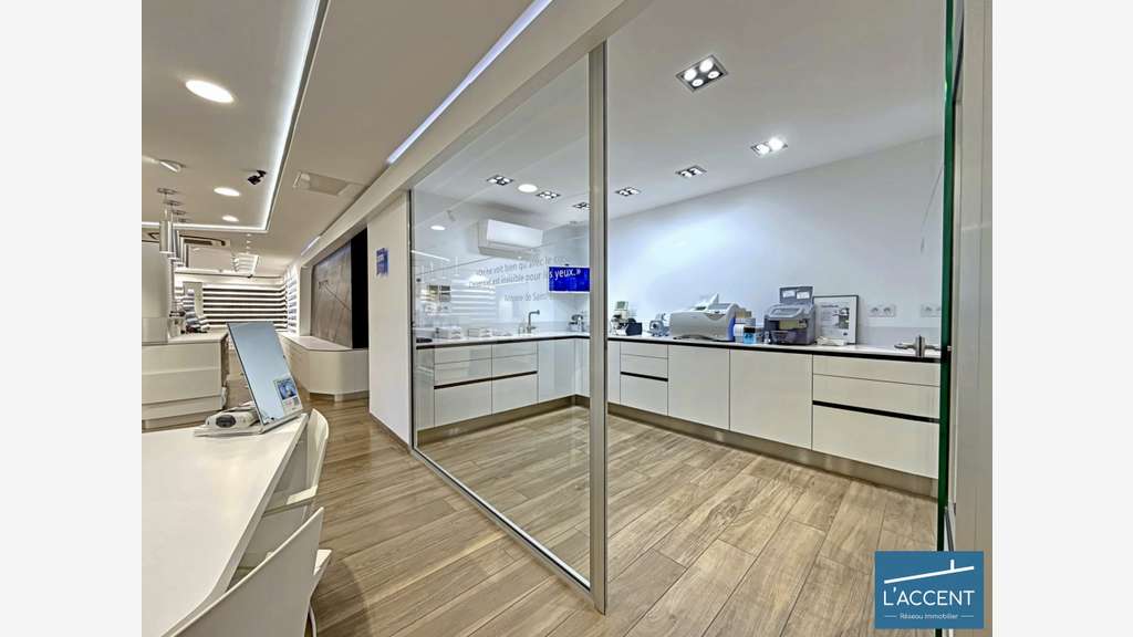 Vente murs commerciaux de 200m² à Lunel empl N°1