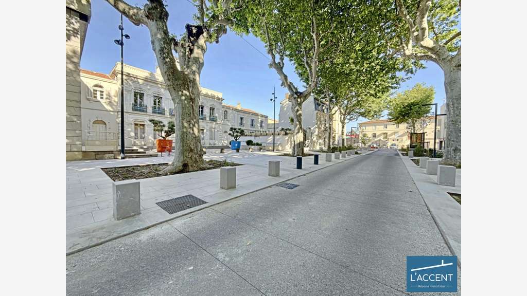 Vente murs commerciaux de 200m² à Lunel empl N°1