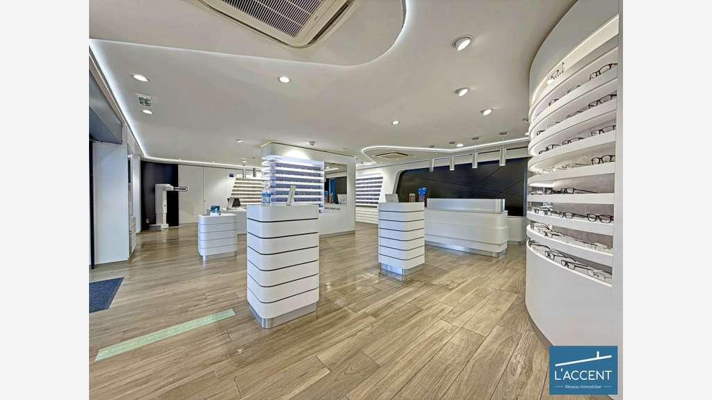 Vente murs commerciaux de 200m² à Lunel empl N°1