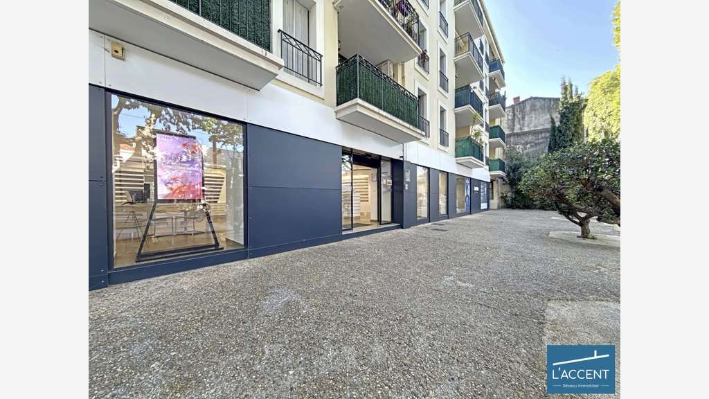Vente murs commerciaux de 200m² à Lunel empl N°1