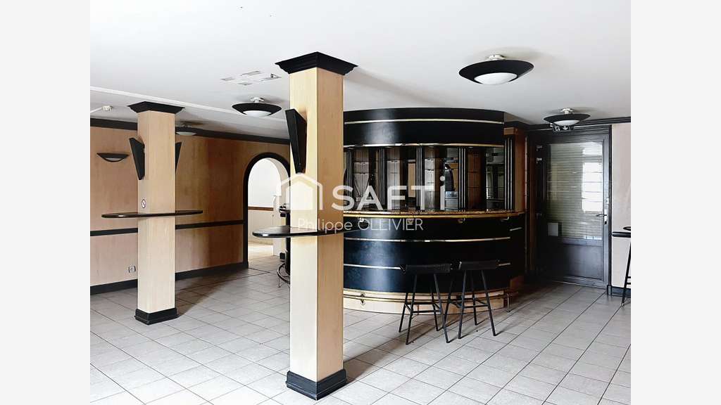 AV ancien hôtel restaurant avec logements Luzille