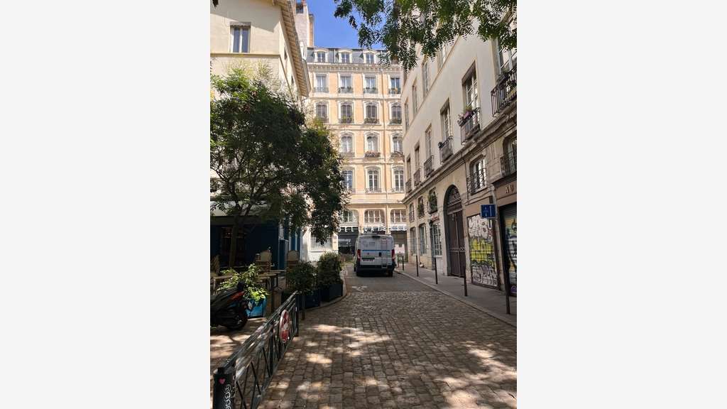Vente murs commerciaux en RDC 299m² à Lyon 69001