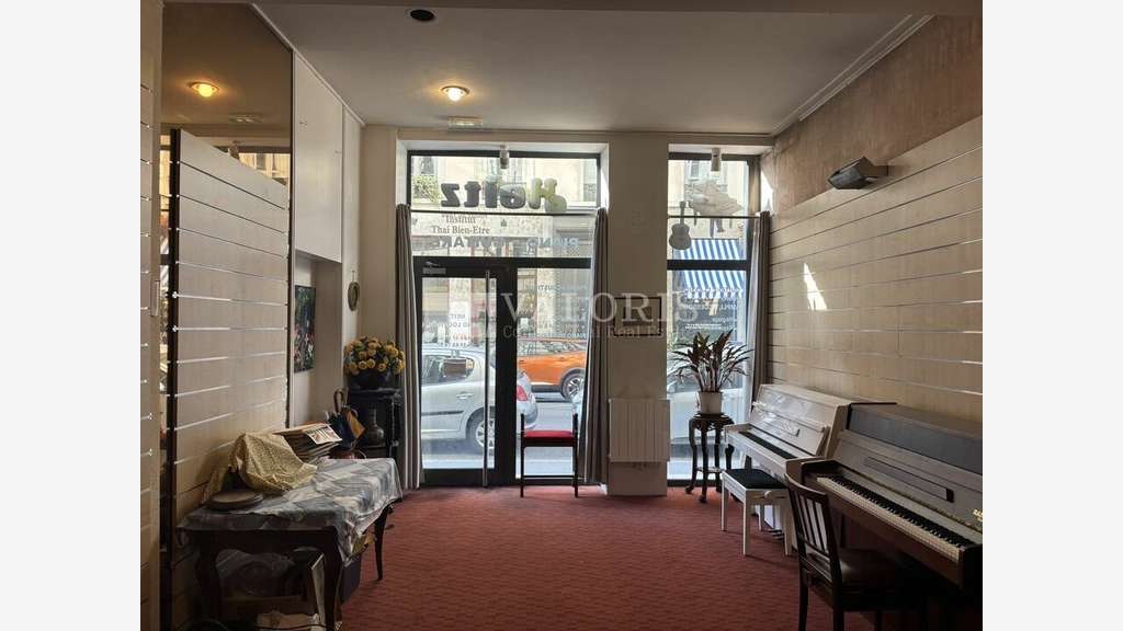 AV local commercial 200m²rue très passante Lyon 2e