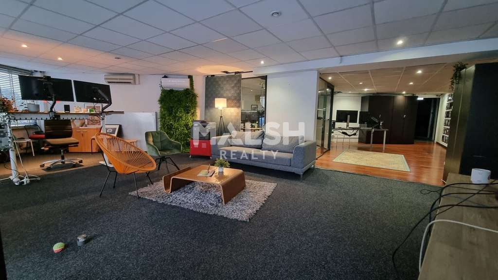 LOCAL COMMERCIAL / BUREAUX À VENDRE - DE 71 M² À 3