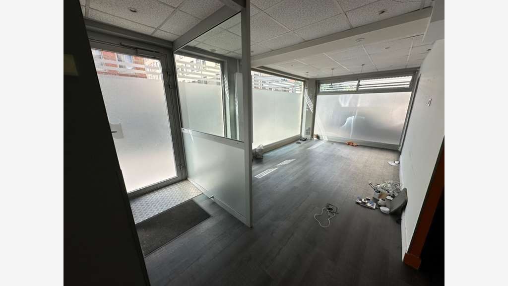Murs local en angle 70m² à vendre à Lyon 4eme