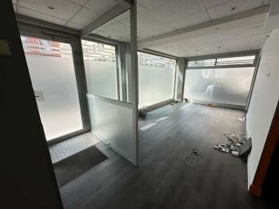 Murs local en angle 70m² à vendre à Lyon 4eme