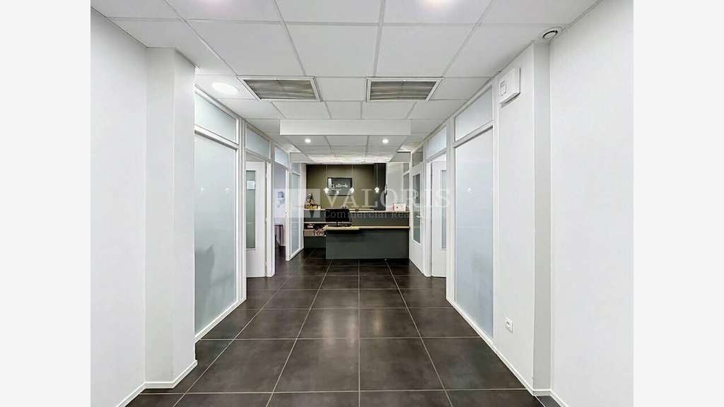 Local commercial de 210m² à vendre à Lyon 69004