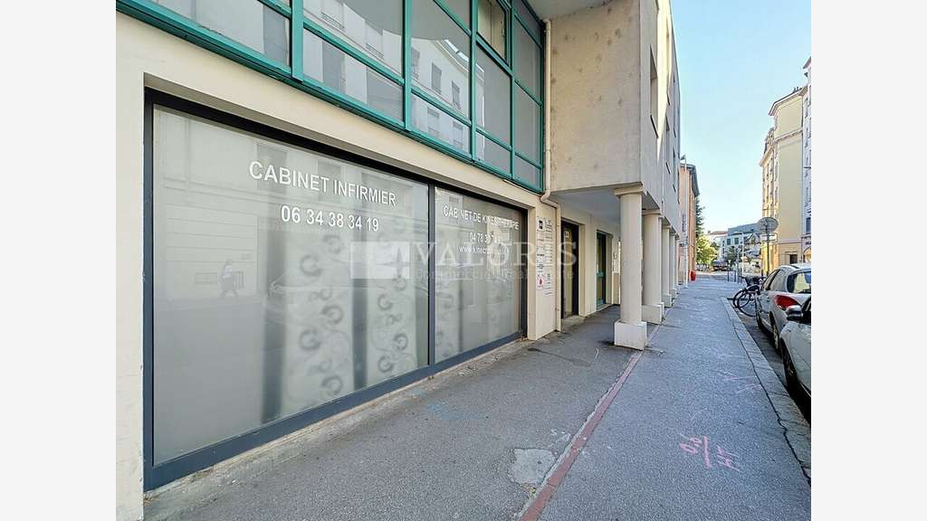 LYON - LOCAL COMMERCIAL à vendre